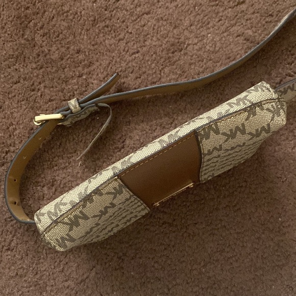 Micheal Kors belt bag Small/ medium - Picture 11 of 17